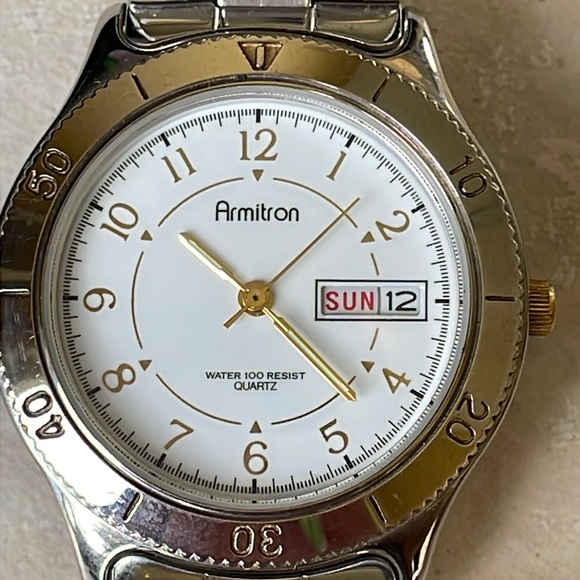 Armitron men battery water resistant 100ft stainless steel date&day - Picture 1 of 9